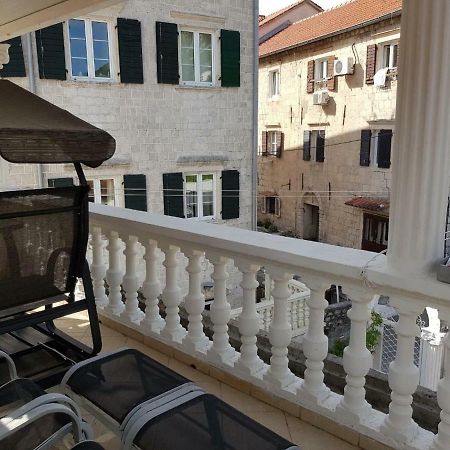 Apartments Sovran Vila Marija Prčanj Buitenkant foto