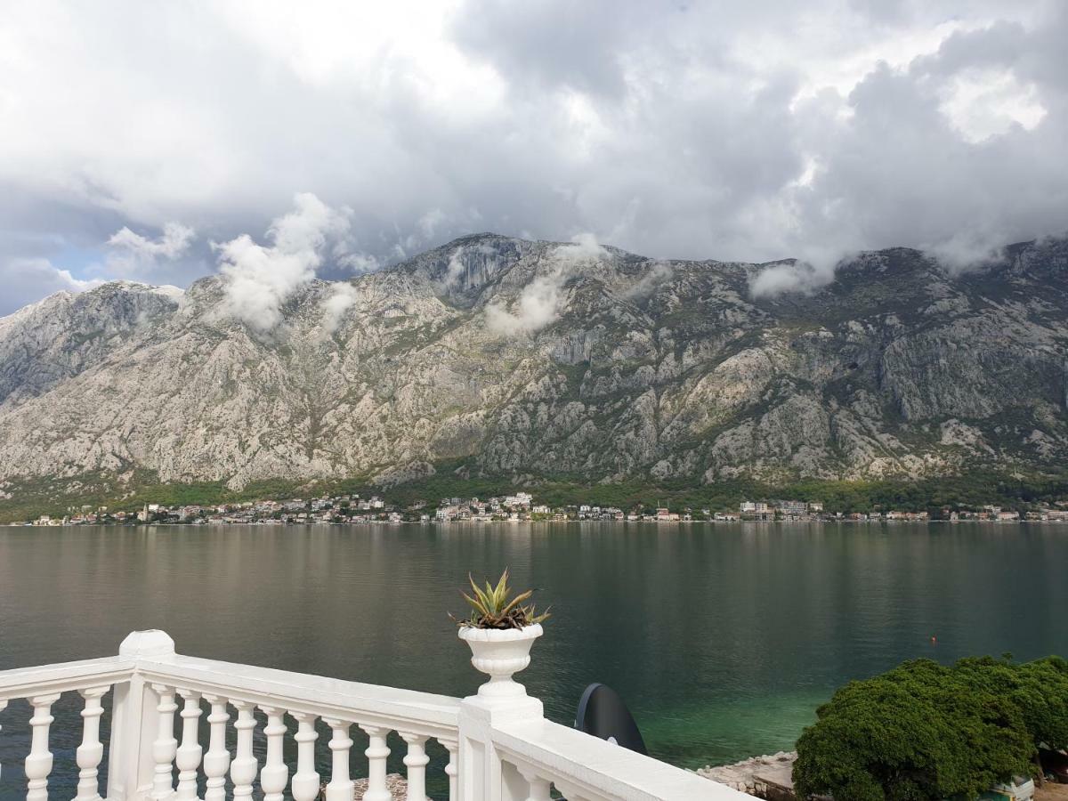 Apartments Sovran Vila Marija Prčanj Buitenkant foto