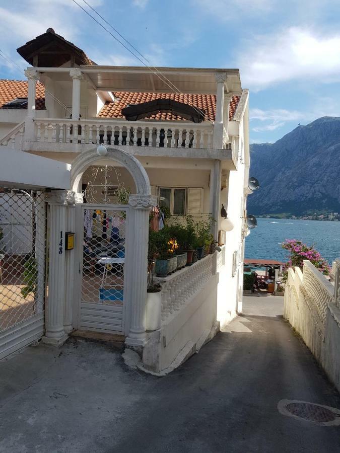 Apartments Sovran Vila Marija Prčanj Buitenkant foto
